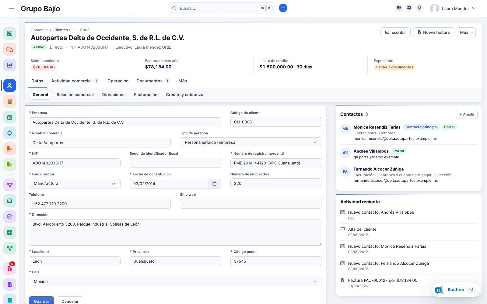 Customer record with key data, balance, credit, file progress and contacts with their roles