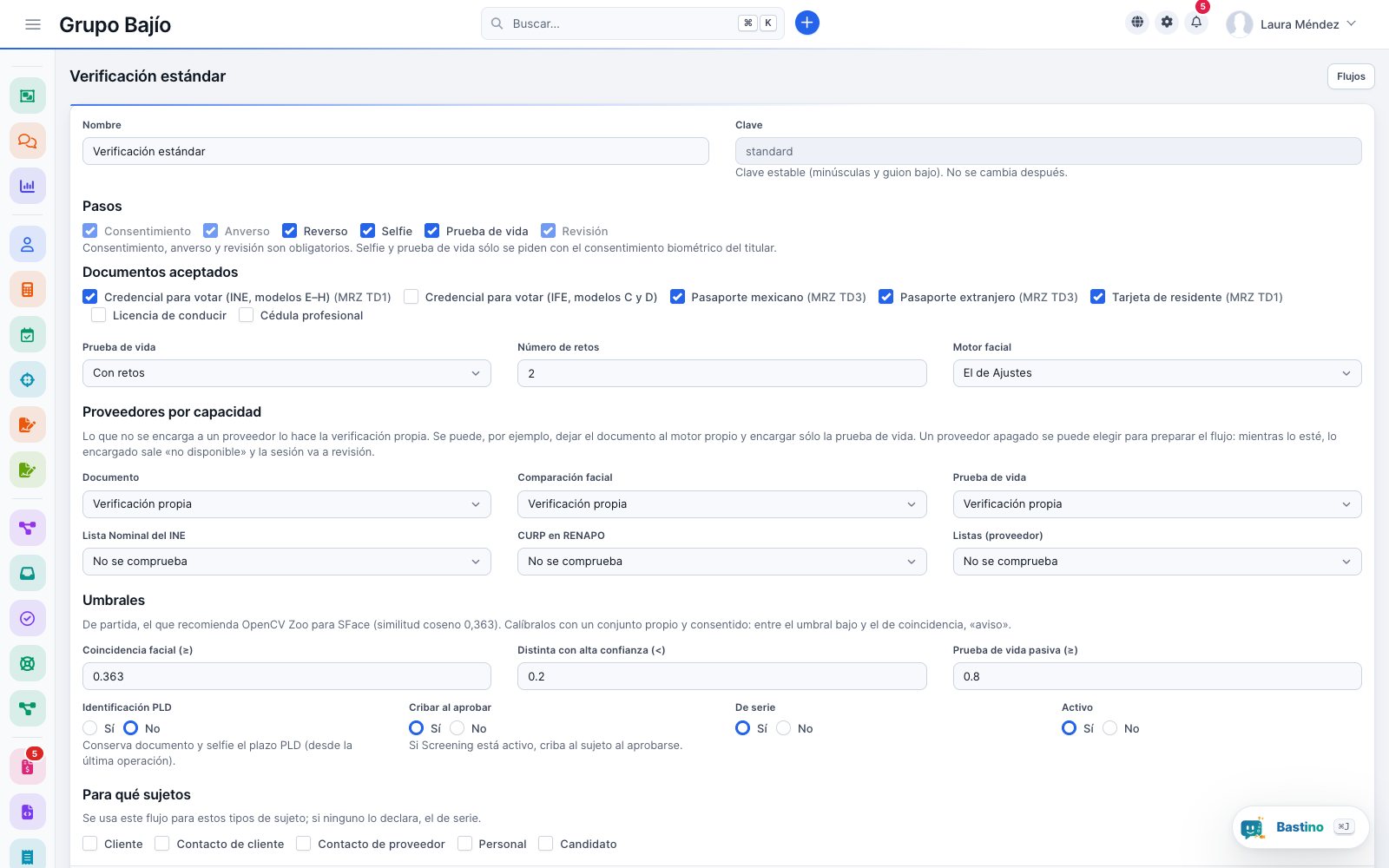 Editor of a verification flow: steps, accepted documents, liveness check, providers per capability and thresholds; the INE Nominal List and the CURP at RENAPO appear as "Not checked"