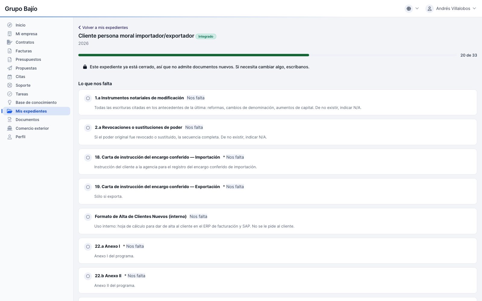 Portal del cliente: expediente con barra de avance y la lista de lo que falta por entregar